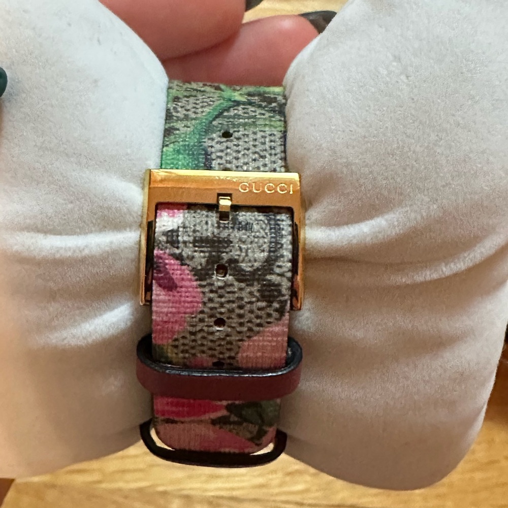 Gucci Blooms Watch - Picture 5 of 5